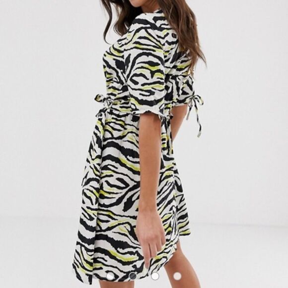 ASOS Influence Tall wrap mini dress NWT - Picture 2 of 4
